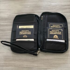 portapasaporte de viaje